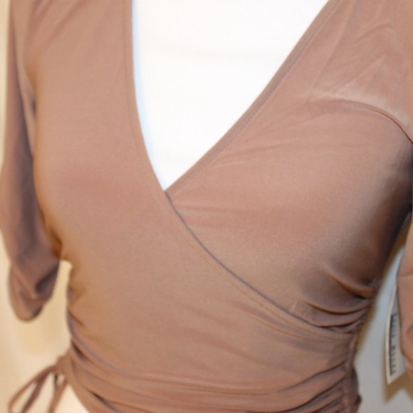 HAUTE MONDE TAN WRAP BLOUSE SIZE SMALL V-NECK FRONT GATHERED 3/4 SLEEVE TIES NWT - Picture 10 of 11